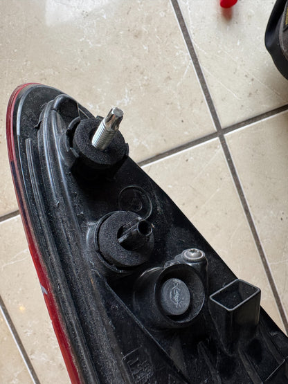 2019 GENUINE RENAULT KADJAR HA ,HL TAILLIGHT (LEFT OUTER) 265552789r