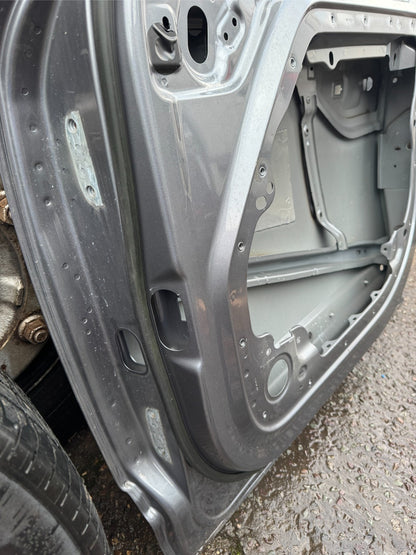 2020 -2025 Land Rover Defender Front Right Side Door L8B2-20220AB L8B220220 L663