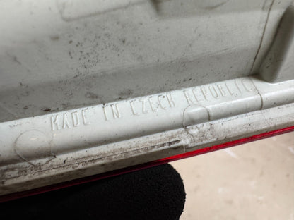 Genuine Jaguar XE Range Rear Right Inner Tail Light / Fog Light - T4N7914 DAMAGE