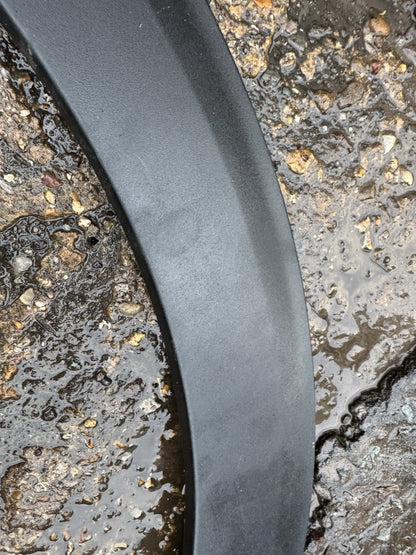 # PEUGEOT 3008 2015 REAR RIGHT DRIVER SIDE WHEEL ARCH TRIM 9825289077