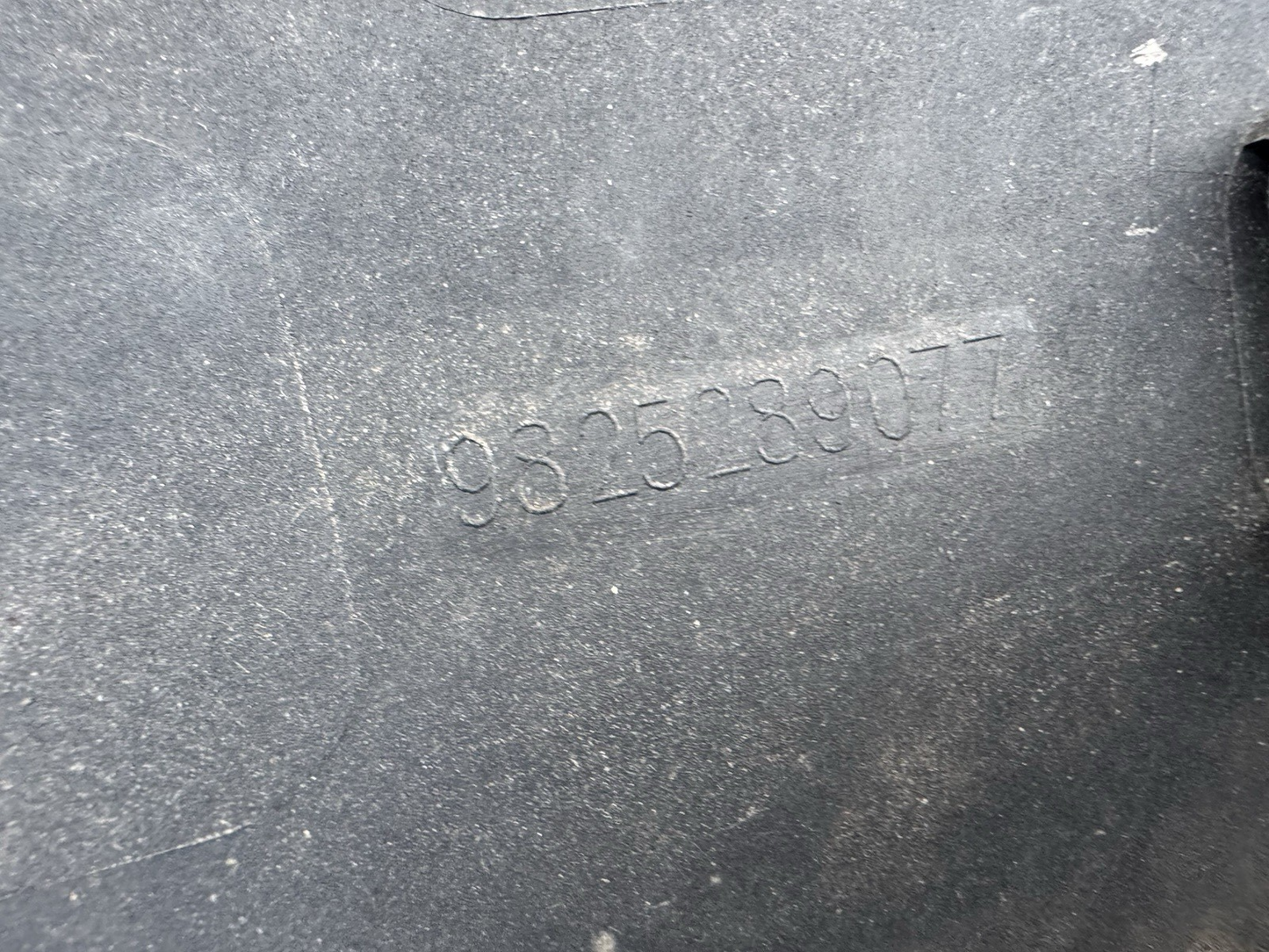 # PEUGEOT 3008 2015 REAR RIGHT DRIVER SIDE WHEEL ARCH TRIM 9825289077