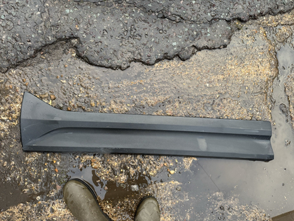 VOLVO XC40 2017-2024 FRONT LEFT DOOR MOLDING TRIM P/N 31448316 GENUINE