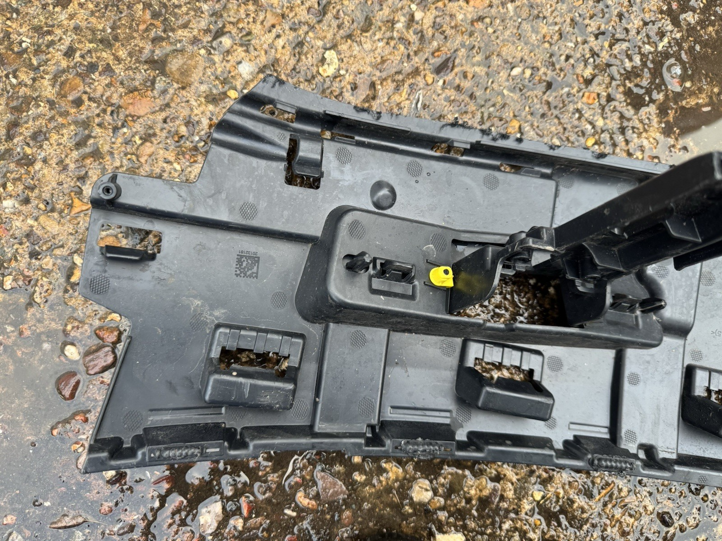 Range Rover Sport Front Bumper Right Bracket 2020 ON N9X2-17C862-A Genuine