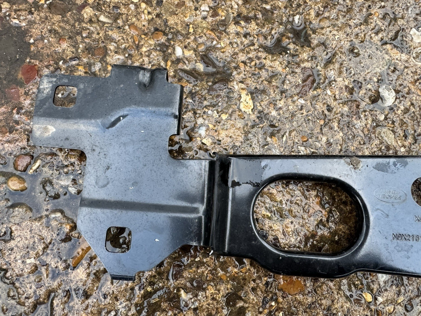 LAND ROVER Range Rover Sport L461 MKIII O/s Wing Bracket Right Side n9x216150ab