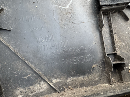 HYUNDAI TUCSON MK3 WHEEL ARCH TRIM FRONT RIGHT DRIVER SIDE 2016 87714-D7000