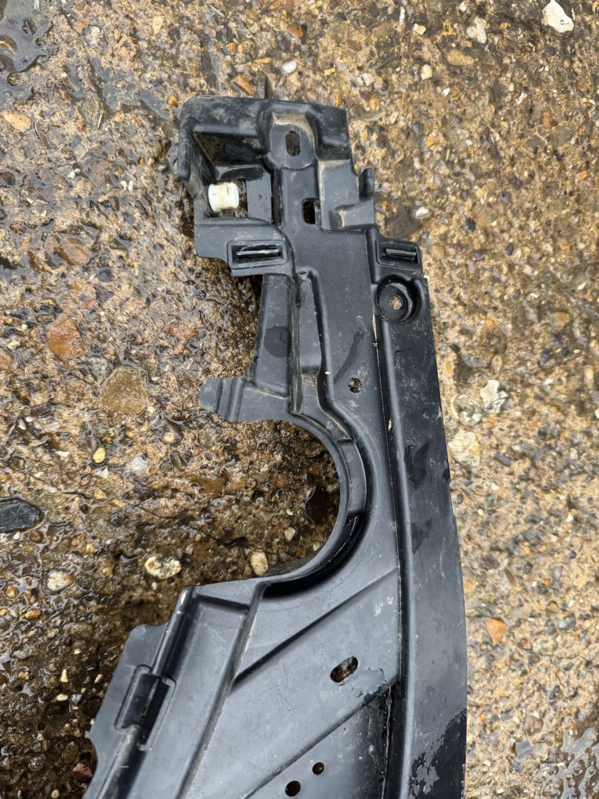 2015on Land Rover Discovery R-Dynamic L462 Front Bumper Bracket Left MY42