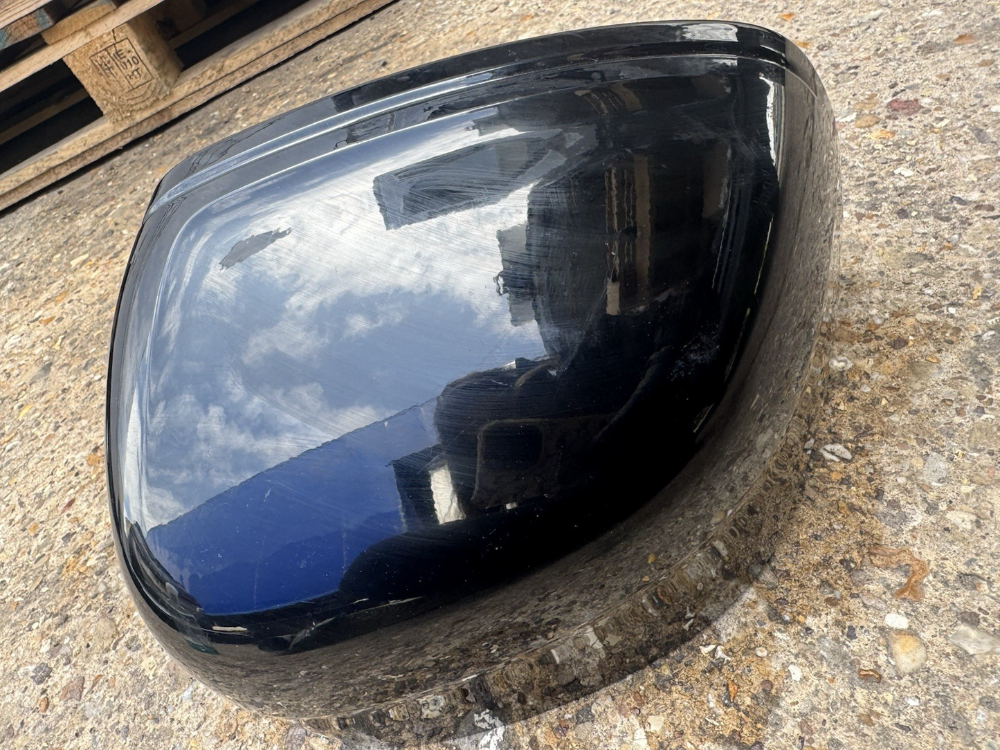 2021 - 2024 VOLVO XC90 LEFT SIDE EXTERIOR MIRROR COVER 32132735