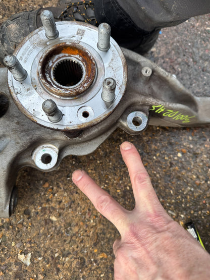 JAGUAR I-PACE X590 M9D3-3K186-AB Front Left Wheel Hub Bearing THREAD DAMAGE