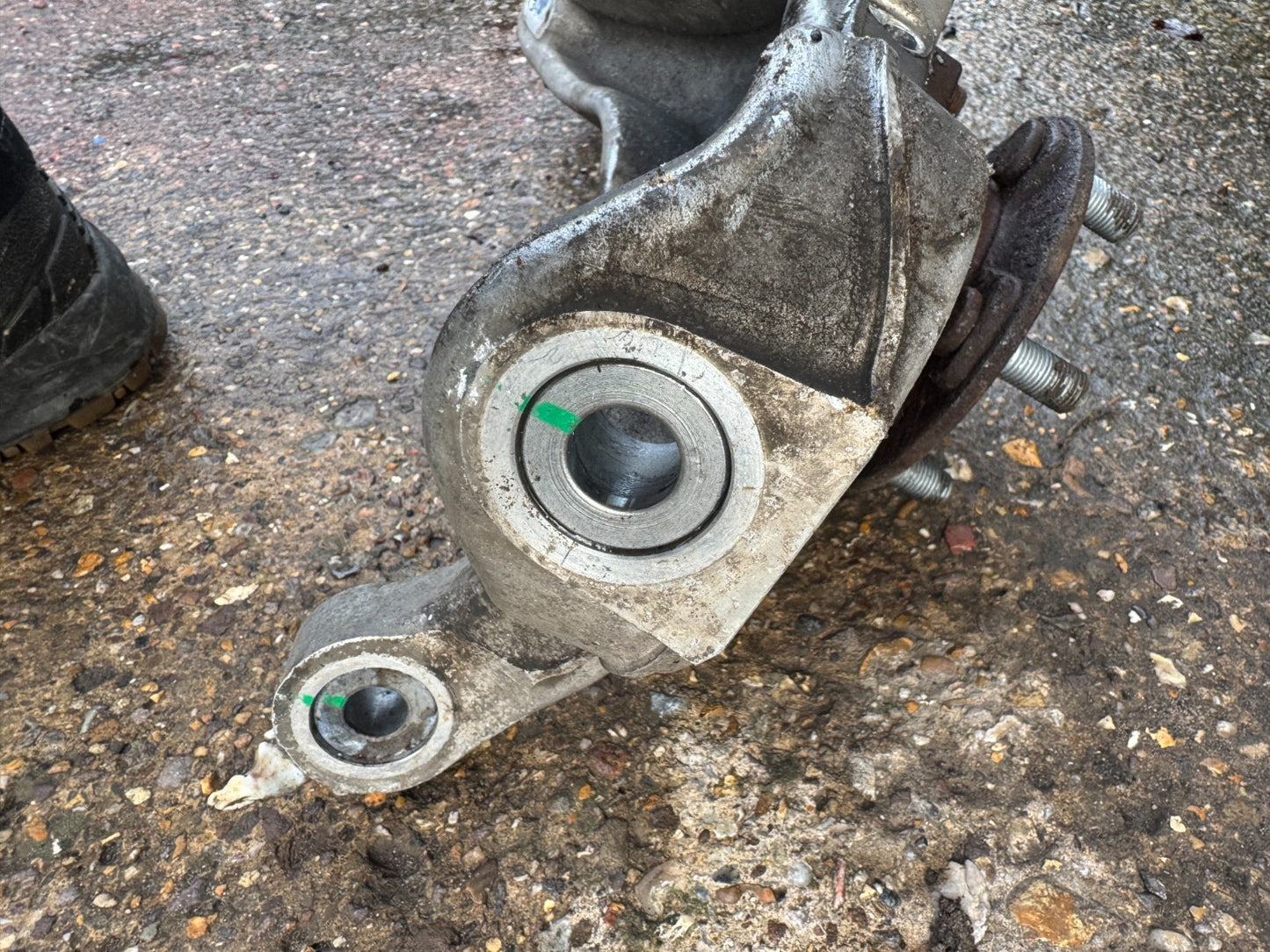 JAGUAR I-PACE X590 M9D3-3K186-AB Front Left Wheel Hub Bearing THREAD DAMAGE