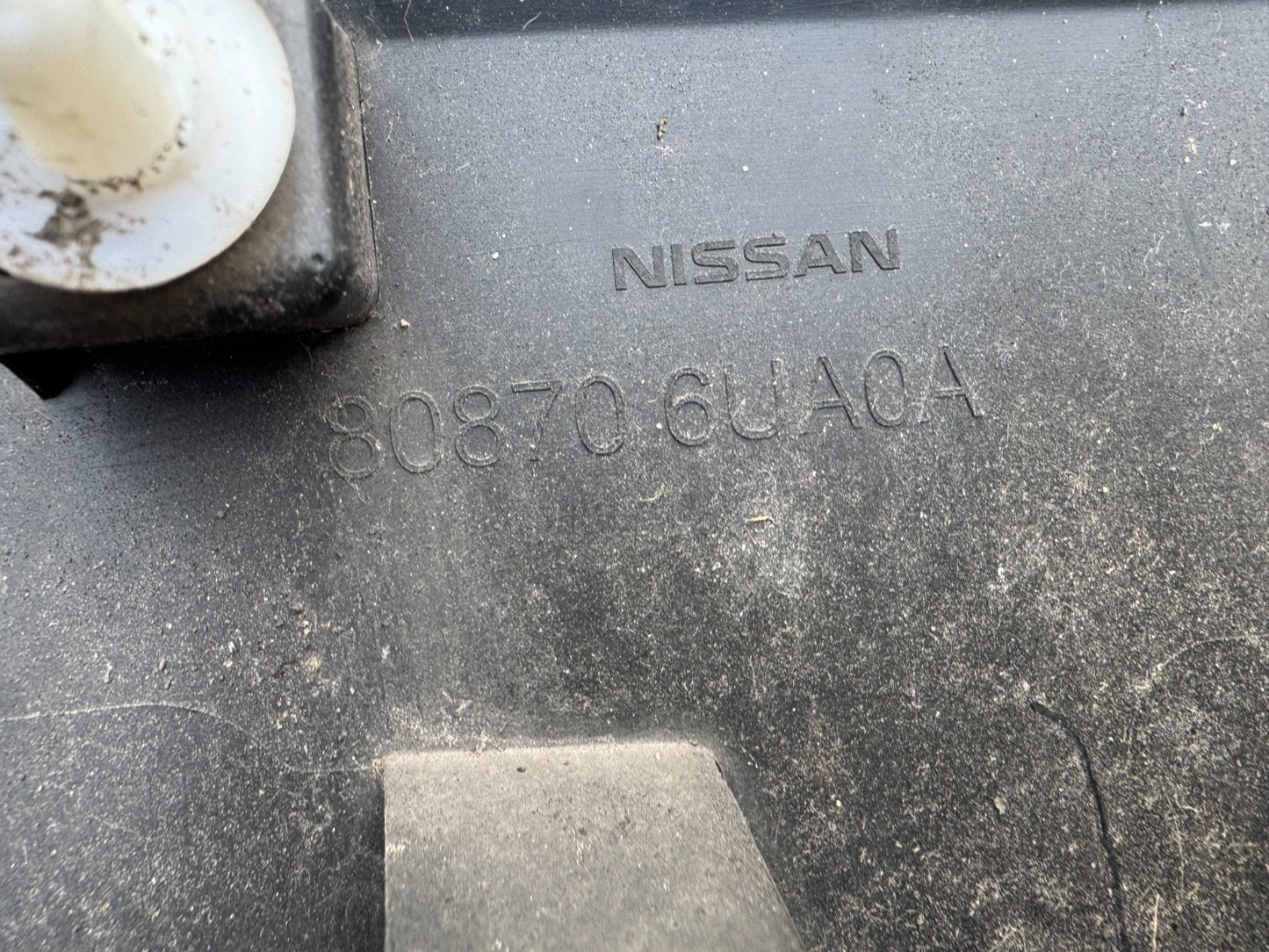 2023 NISSAN QASHQAI II J12/J11 OEM FRONT RIGHT DOOR MOLDING TRIM 808706UA0A