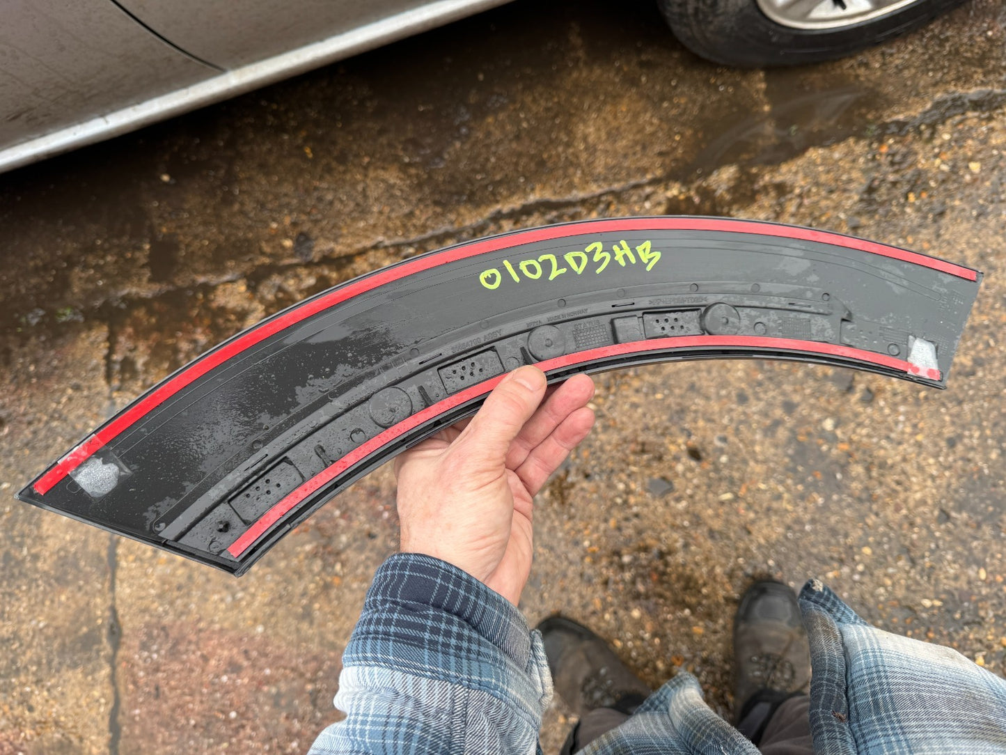 Genuine Volvo XC60 Left Rear Door Trim Moulding - UNPAINTED 31650207