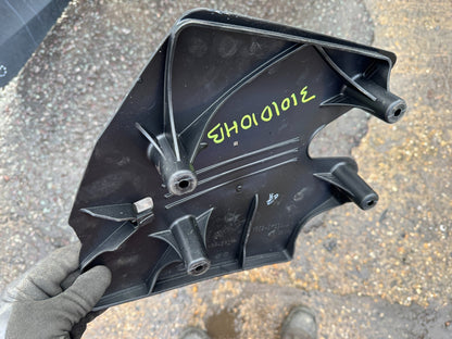 Range Rover SPORT L461 M8E2-5K994-AC Rear Right Control Arm Shield
