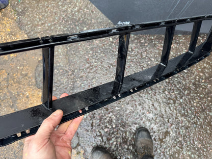 BMW 5 SERIES G60 M-SPORT 2024 ON FRONT BUMPER UPPER RADIATOR GRILLE 51118084629