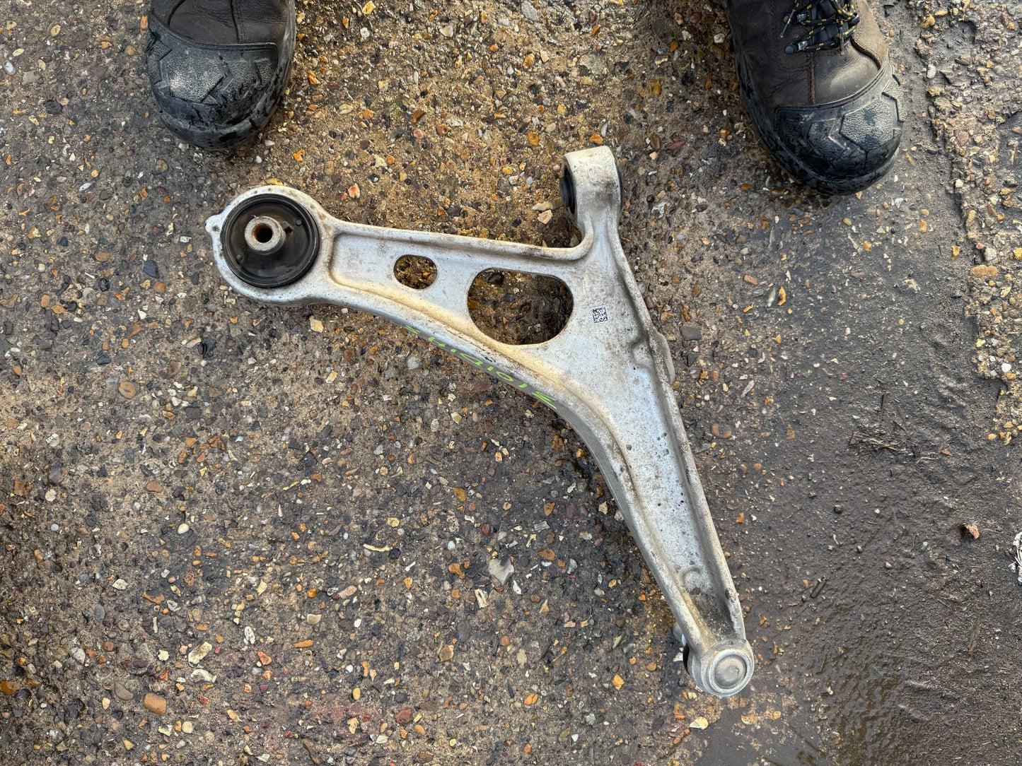 RENAULT AUSTRAL / Qashqai J12 / X-Trail T33 Left Front lower wishbone 545016US0A