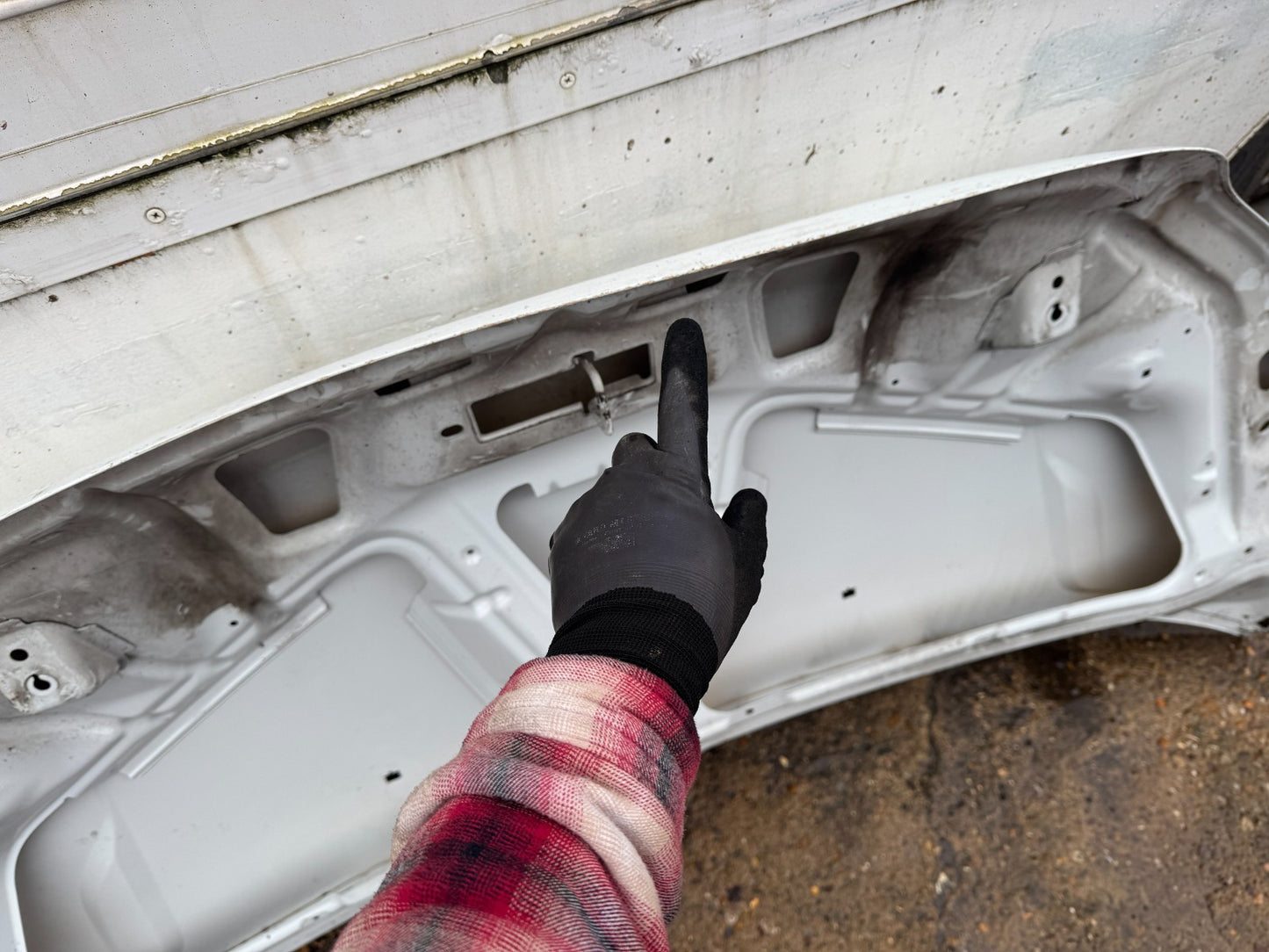 Mk6 Iveco Daily Bonnet dented and scratched