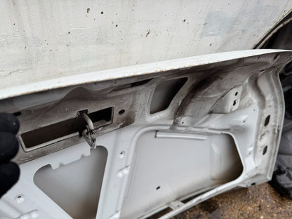 Mk6 Iveco Daily Bonnet dented and scratched