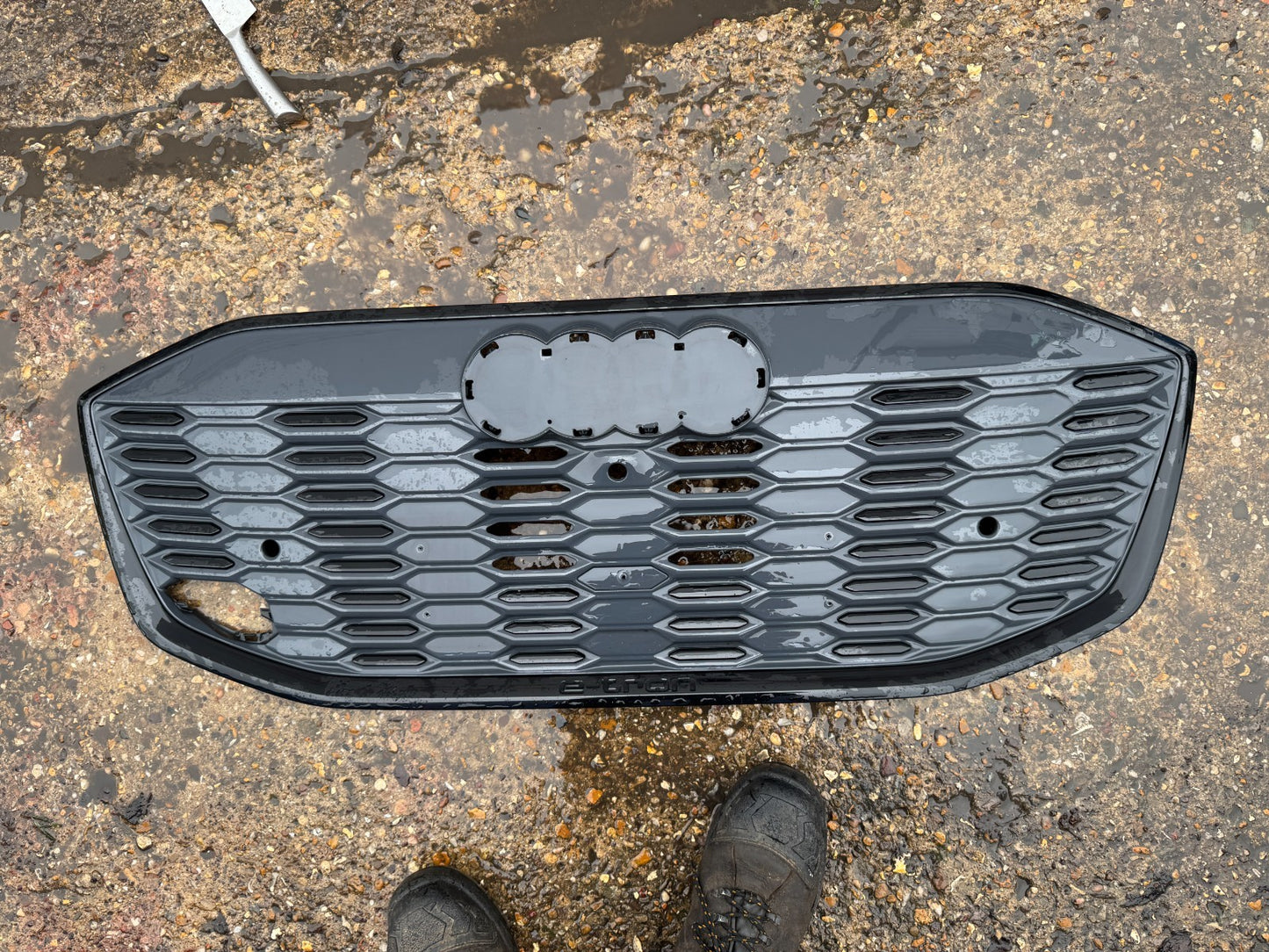 AUDI Q6 E-TRON S-LINE 2024 ON GENUINE FRONT BUMPER GRILLE 85H853653A