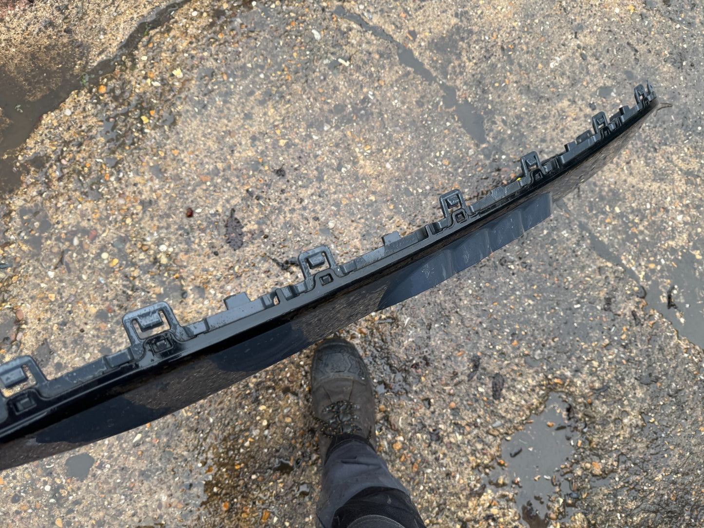 AUDI Q6 E-TRON S-LINE 2024 ON GENUINE FRONT BUMPER GRILLE 85H853653A