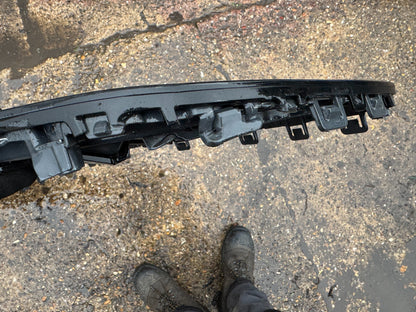 AUDI Q6 E-TRON S-LINE 2024 ON GENUINE FRONT BUMPER GRILLE 85H853653A