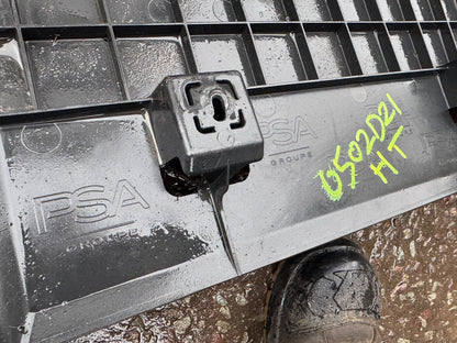 VAUXHALL ASTRA DESIGN Mk8 (L) 2020-2025 - Front bumper Undertray 9840237680