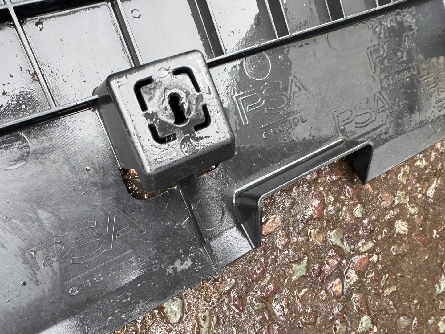 VAUXHALL ASTRA DESIGN Mk8 (L) 2020-2025 - Front bumper Undertray 9840237680