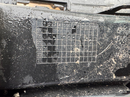 VOLKSWAGEN VW GOLF R 2020-2024 FRONT LEFT FOG GRILLS 5H0853665K DAMAGED CLIPS