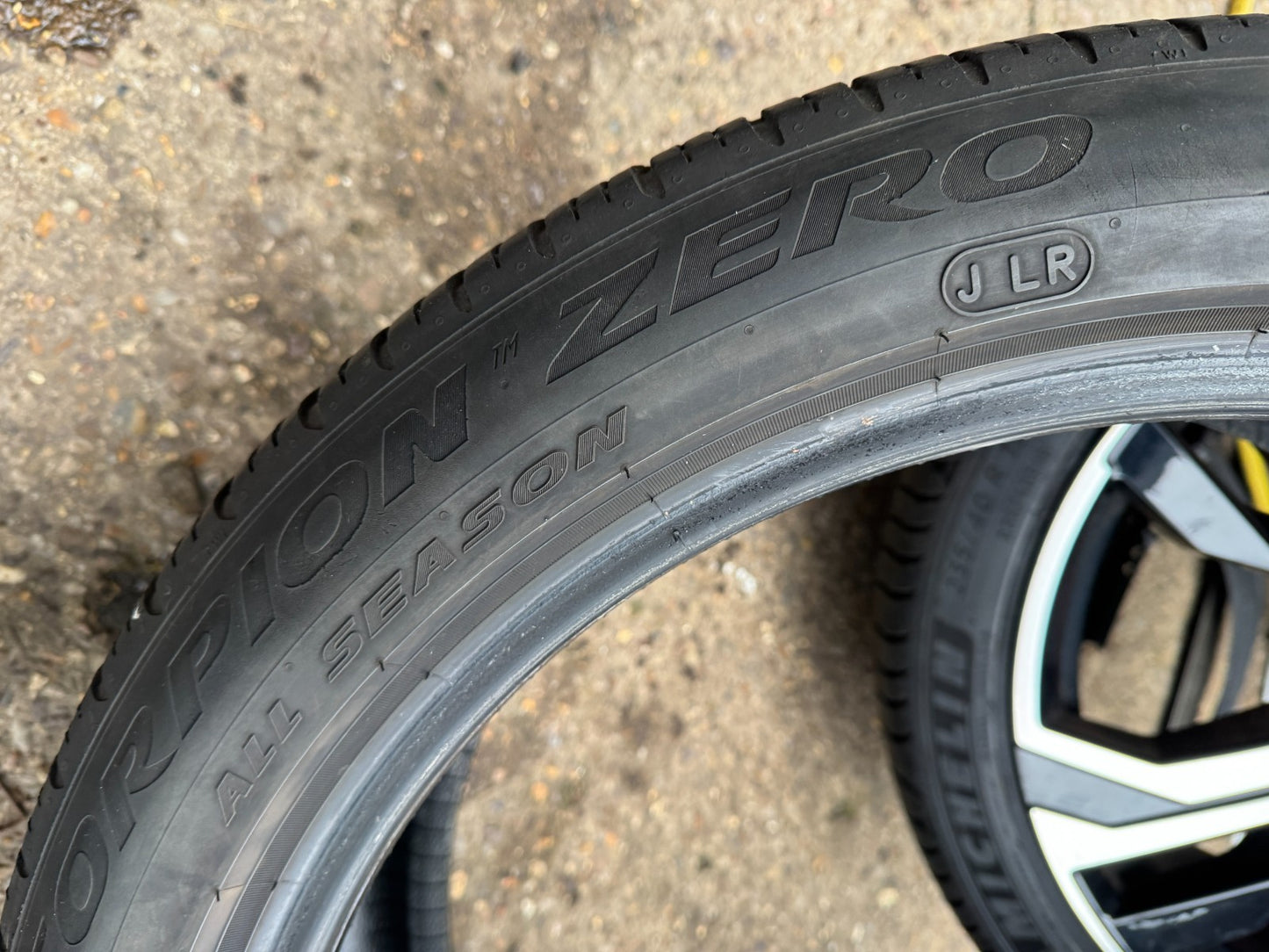 Pirelli Scorpion Zero All Season JLR PNCS 245/45/21 245 45 21 104W XL M+S 4MM