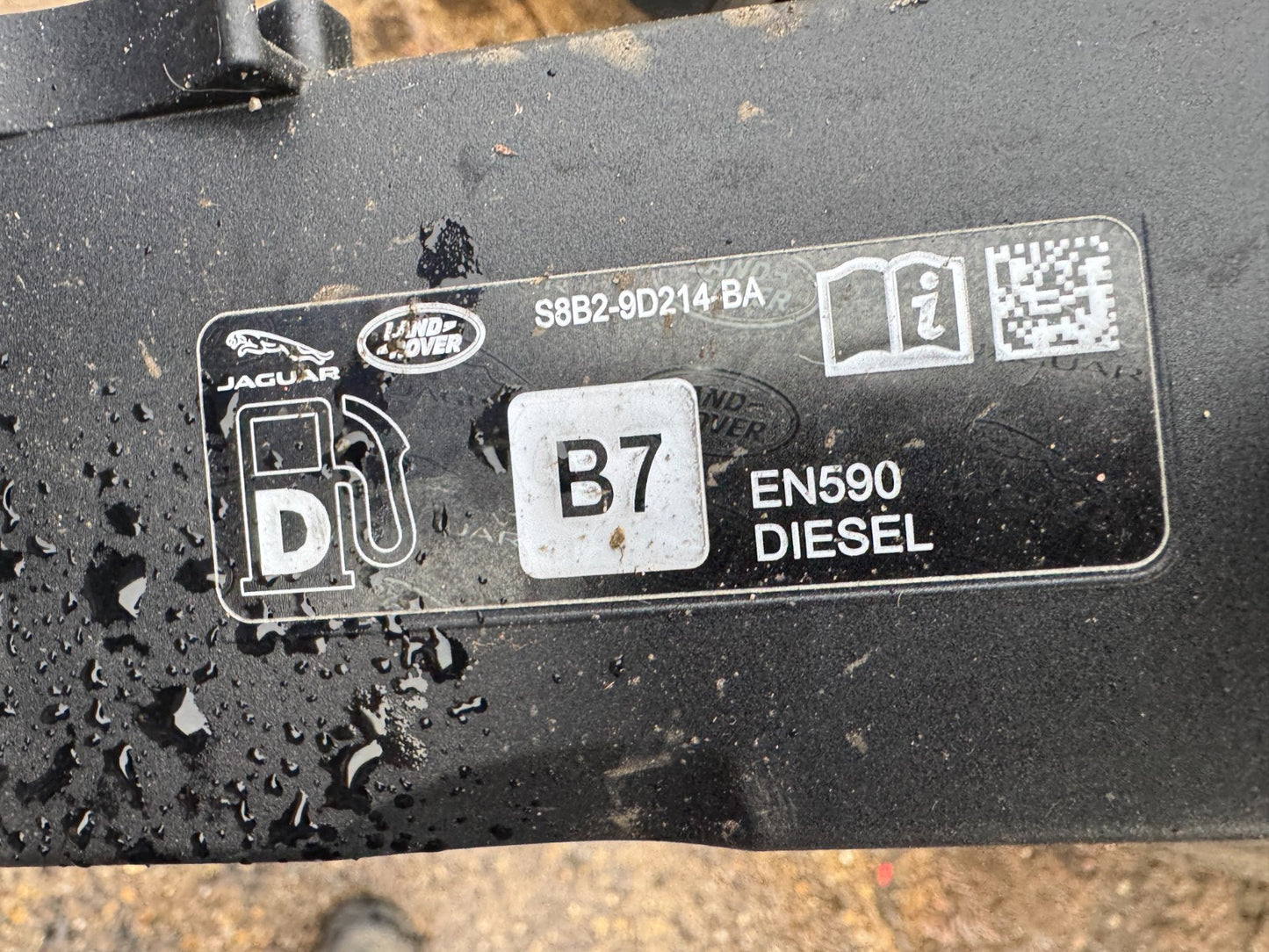 2024 DISCOVERY 5 FUEL FILLER FLAP DOOR CAP HY3227936BB L462 2017 - ON