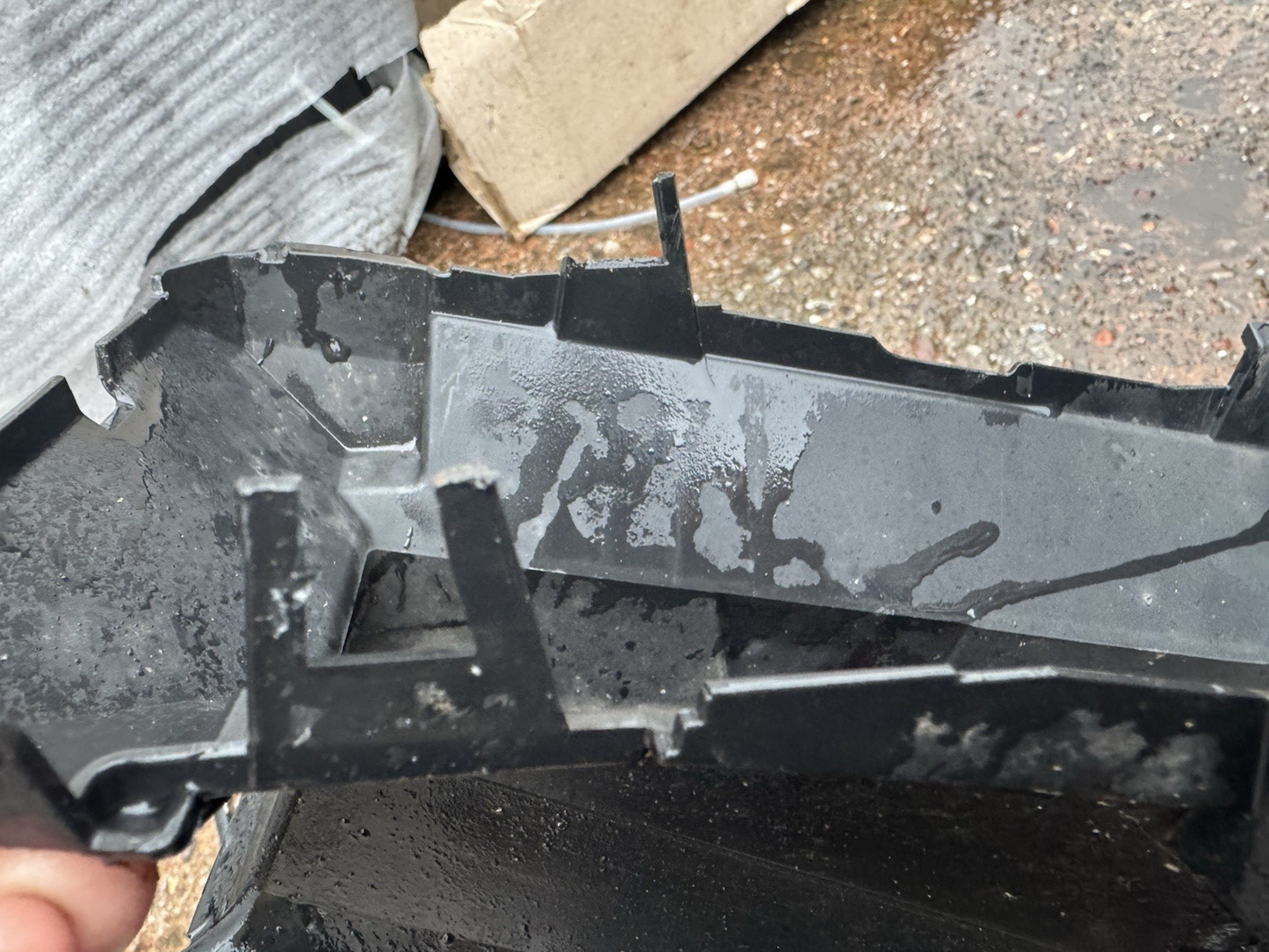 DAMAGED Genuine Audi Q6 Front Duct 85H-121-333-C