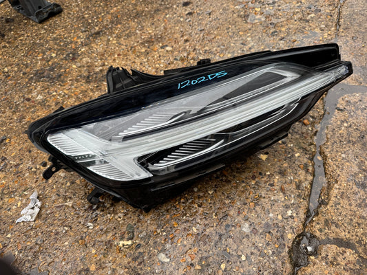 Genuine Volvo V60 S60 Right LED Headlight 32347003 CRACKED LENS BROKEN LUGS