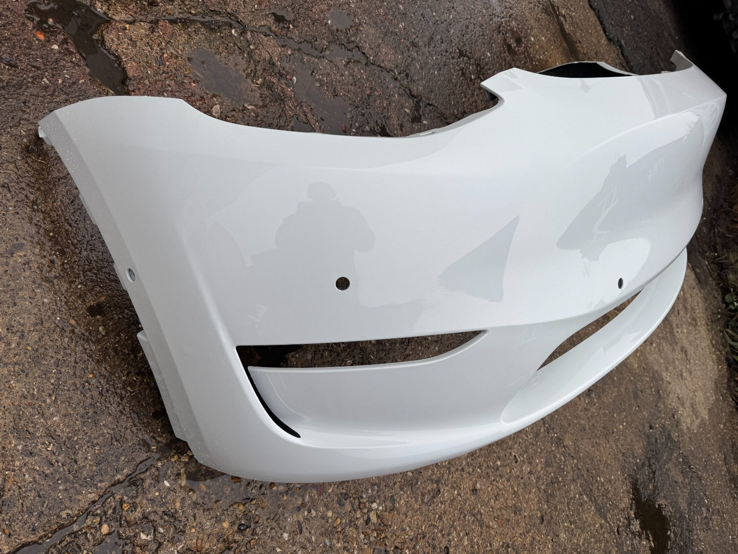 BRAND NEW GENUINE TESLA MODEL Y FRONT BUMPER NEW PAINT 2021-2024 1493736-S0-B