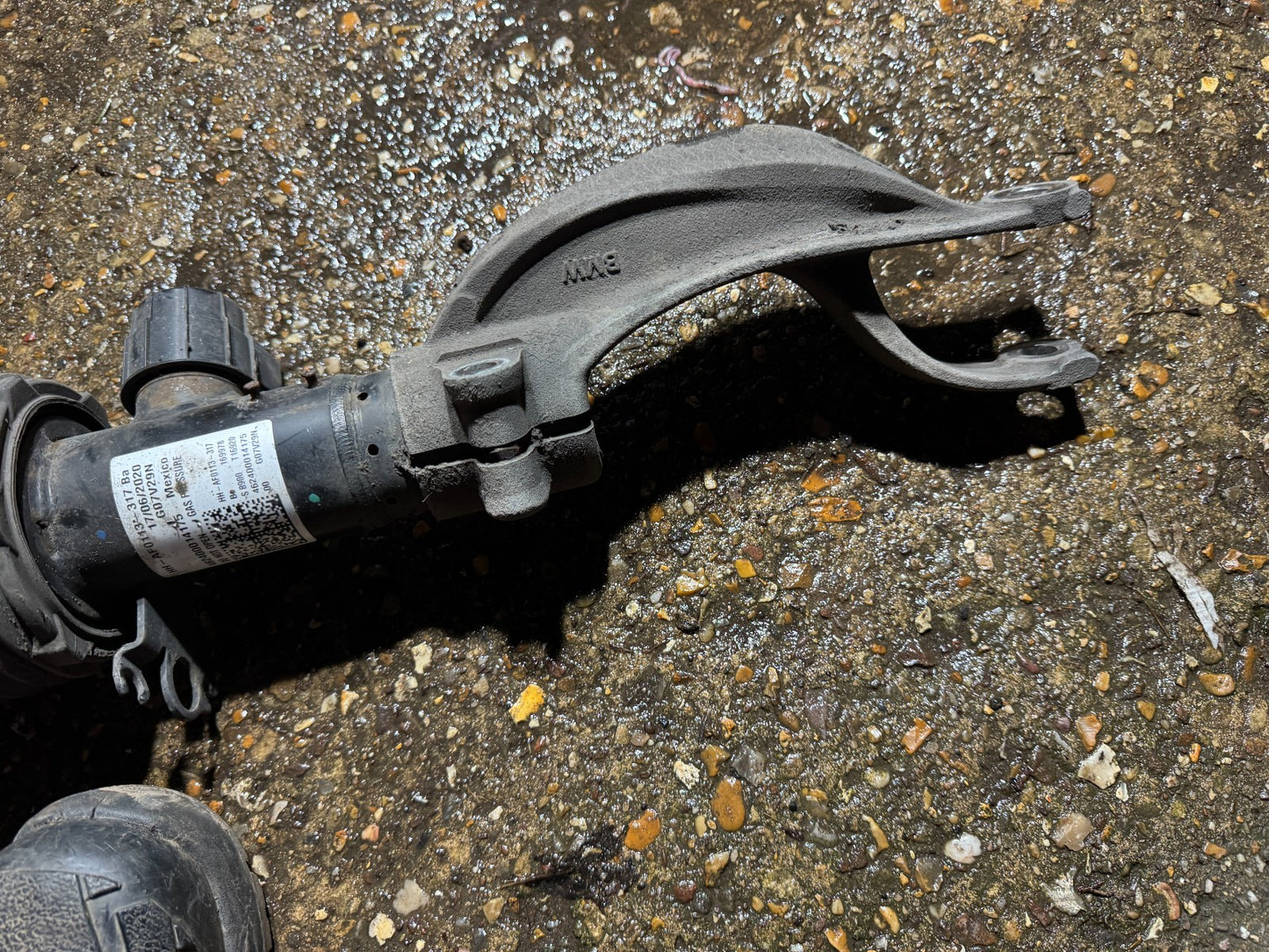 BMW X7 G07 2020 FRONT AIR SUSPENSION SHOCK LEFT HH-AF0113-317