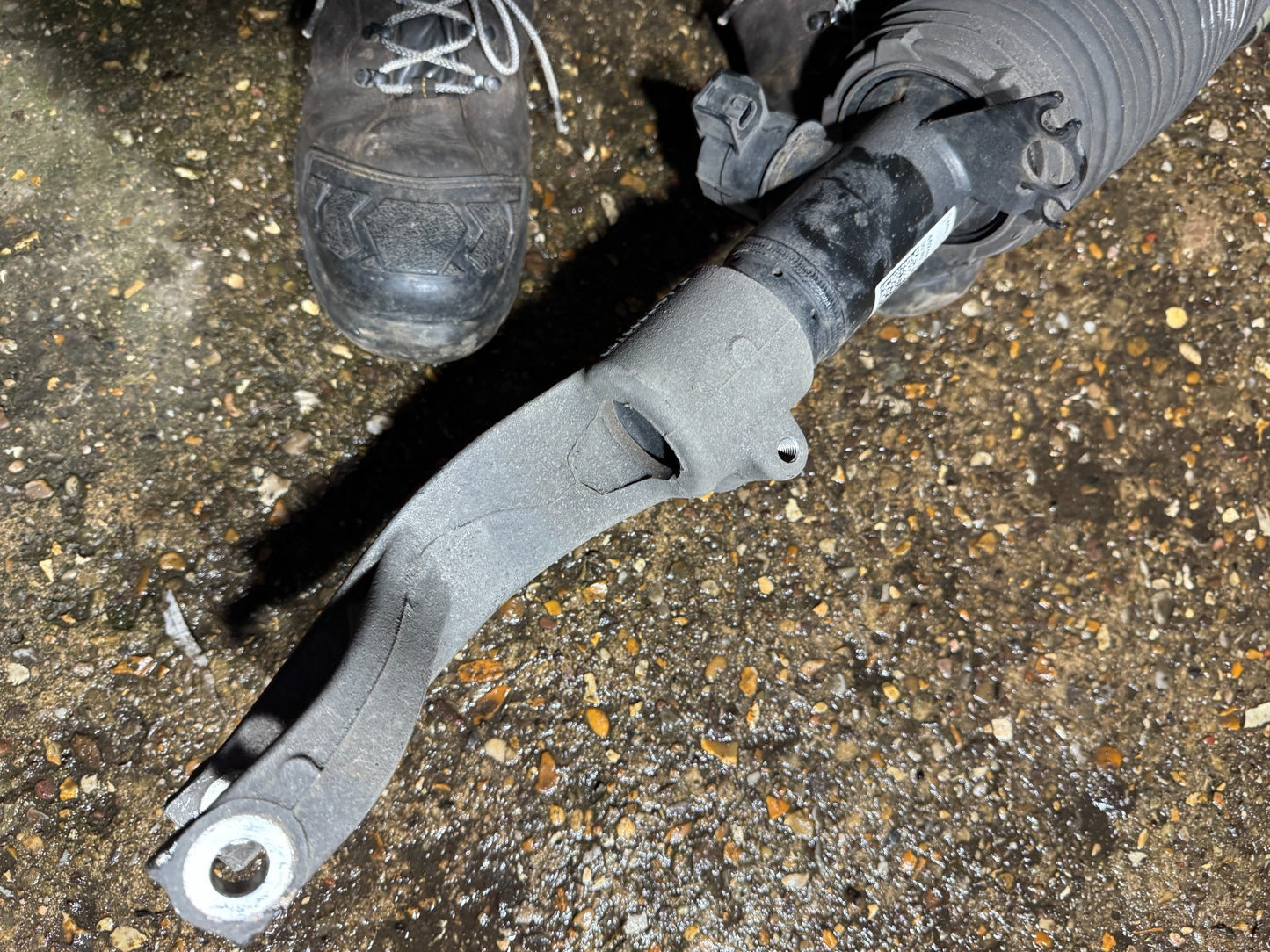 BMW X7 G07 2020 FRONT AIR SUSPENSION SHOCK LEFT HH-AF0113-317