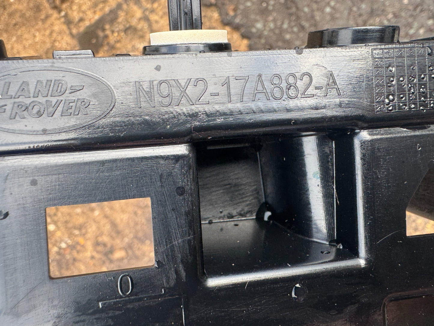 2025 RANGE ROVER SPORT MK3 L461 AUTOBIOGRAPHY BUMPER BRACKET LEFT N9X217A882A