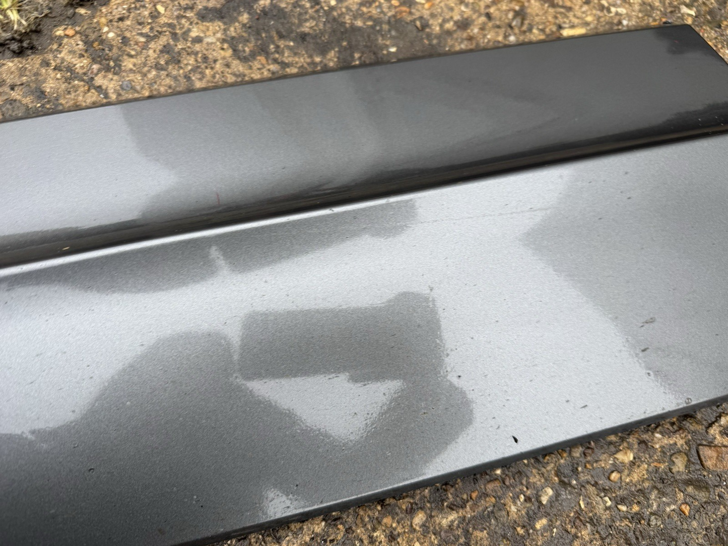 New VOLKSWAGEN TOUAREG CR7 Front Left Door Lower Molding 760854939DGRU