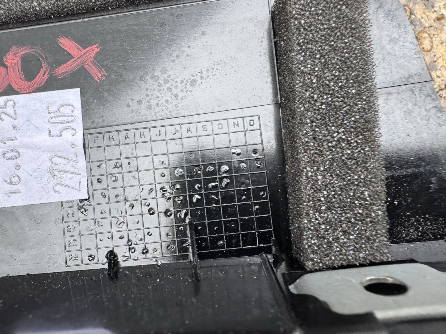 Peugeot 208 II 2020 Front right front door glass trim 9824676080 ZVG87351