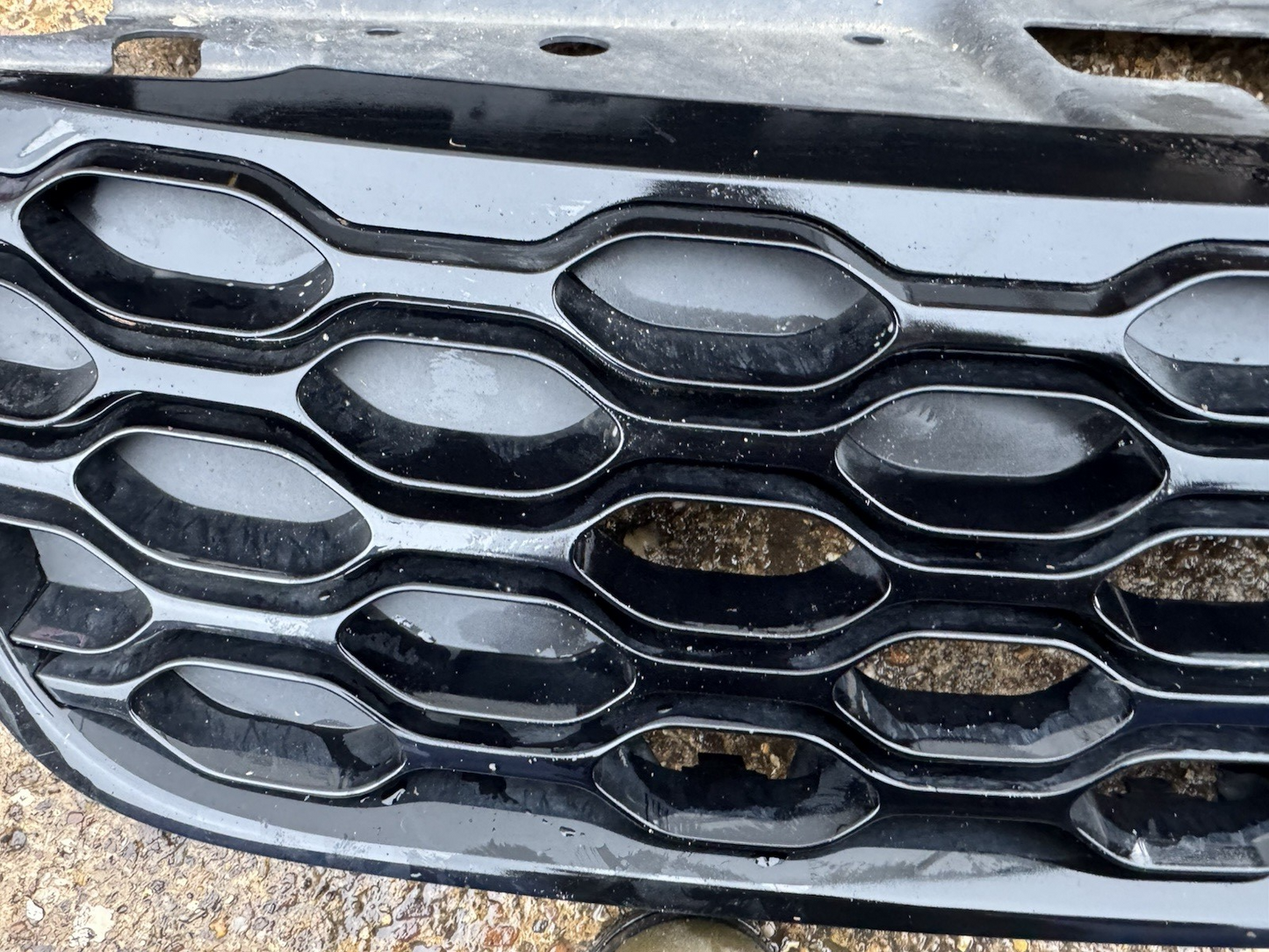 OEM LAND ROVER DISCOVERY 5 L462 R-DYNAMIC RADIATOR GRILLE 2020-ON MY42R7081AB