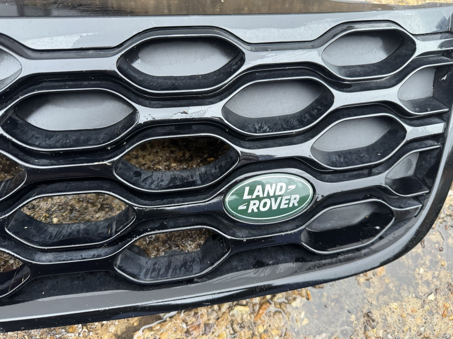 OEM LAND ROVER DISCOVERY 5 L462 R-DYNAMIC RADIATOR GRILLE 2020-ON MY42R7081AB