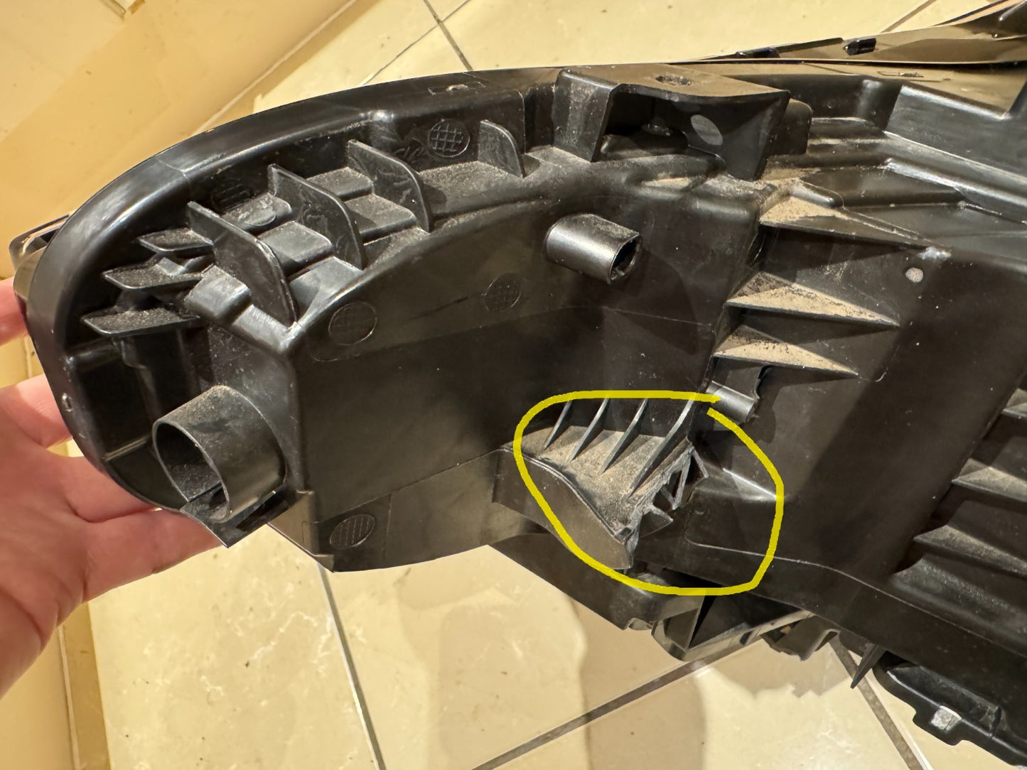 2024 Volvo Ex30 Right Side Headlight 80000624 DAMAGED