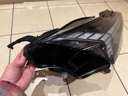 2024 Volvo Ex30 Right Side Headlight 80000624 DAMAGED