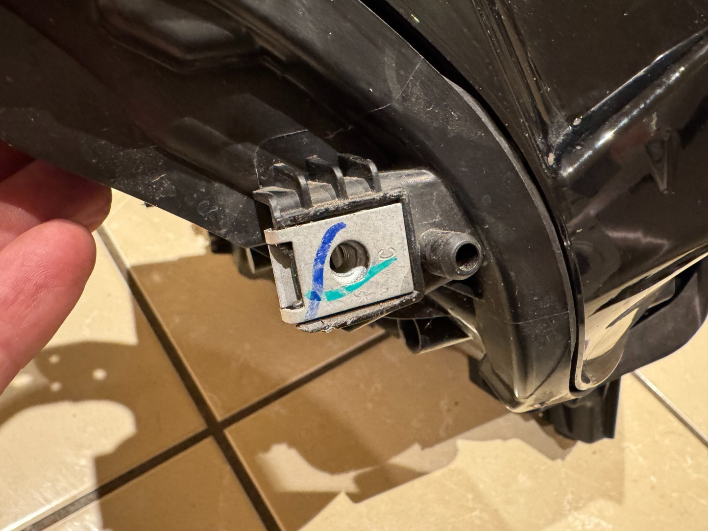 2024 Volvo Ex30 Right Side Headlight 80000624 DAMAGED