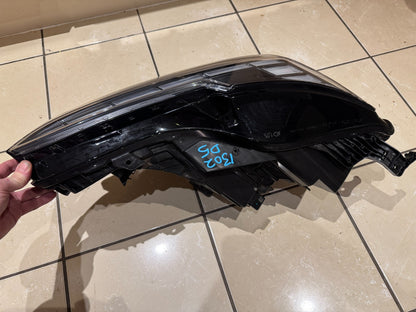 2024 Volvo Ex30 Right Side Headlight 80000624 DAMAGED