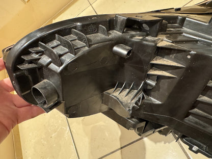 2024 Volvo Ex30 Right Side Headlight 80000624 DAMAGED