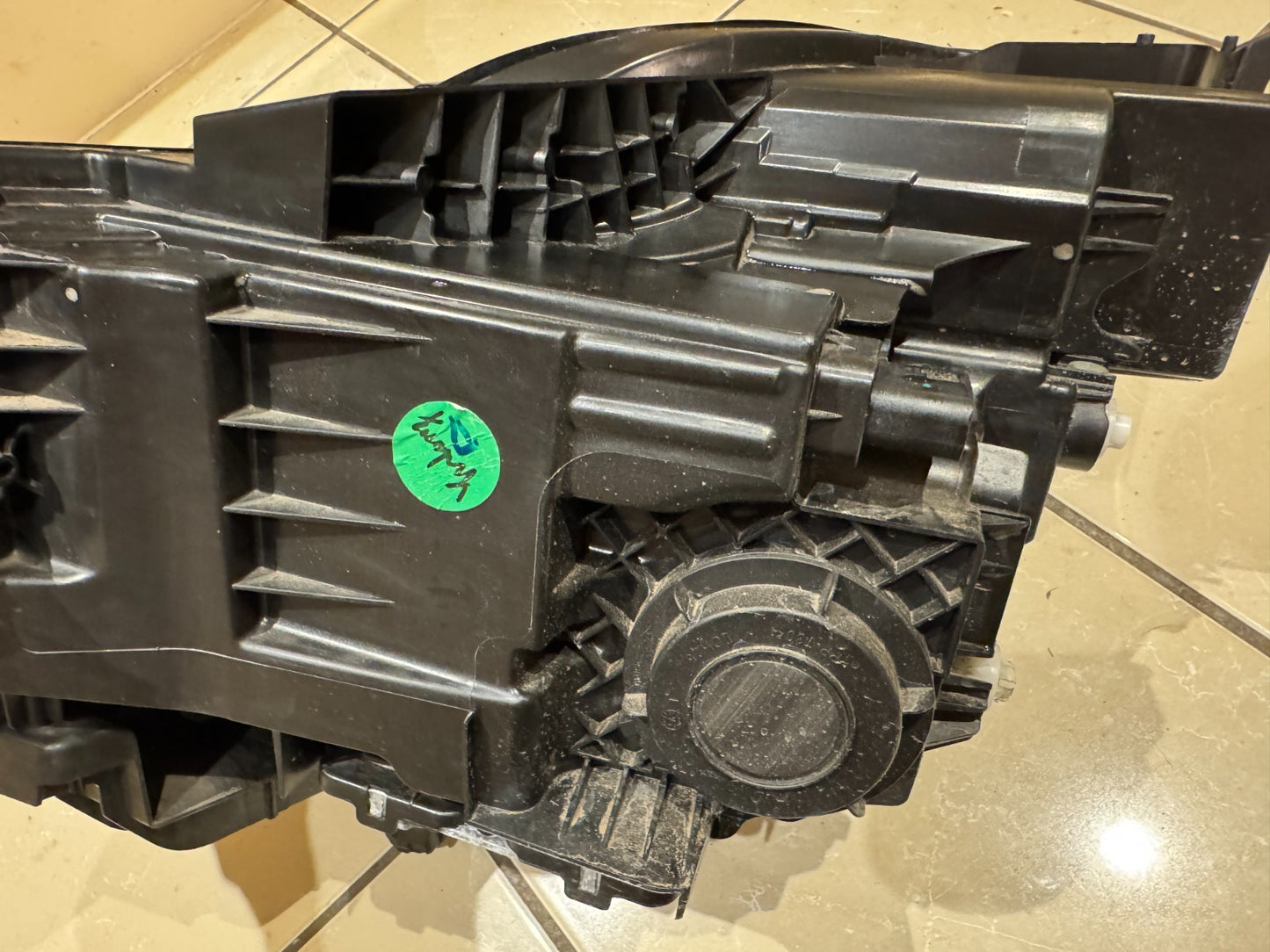 2024 Volvo Ex30 Right Side Headlight 80000624 DAMAGED