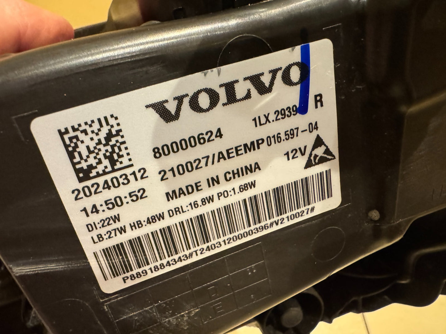 2024 Volvo Ex30 Right Side Headlight 80000624 DAMAGED