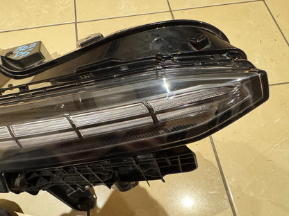 2024 Volvo Ex30 Right Side Headlight 80000624 DAMAGED