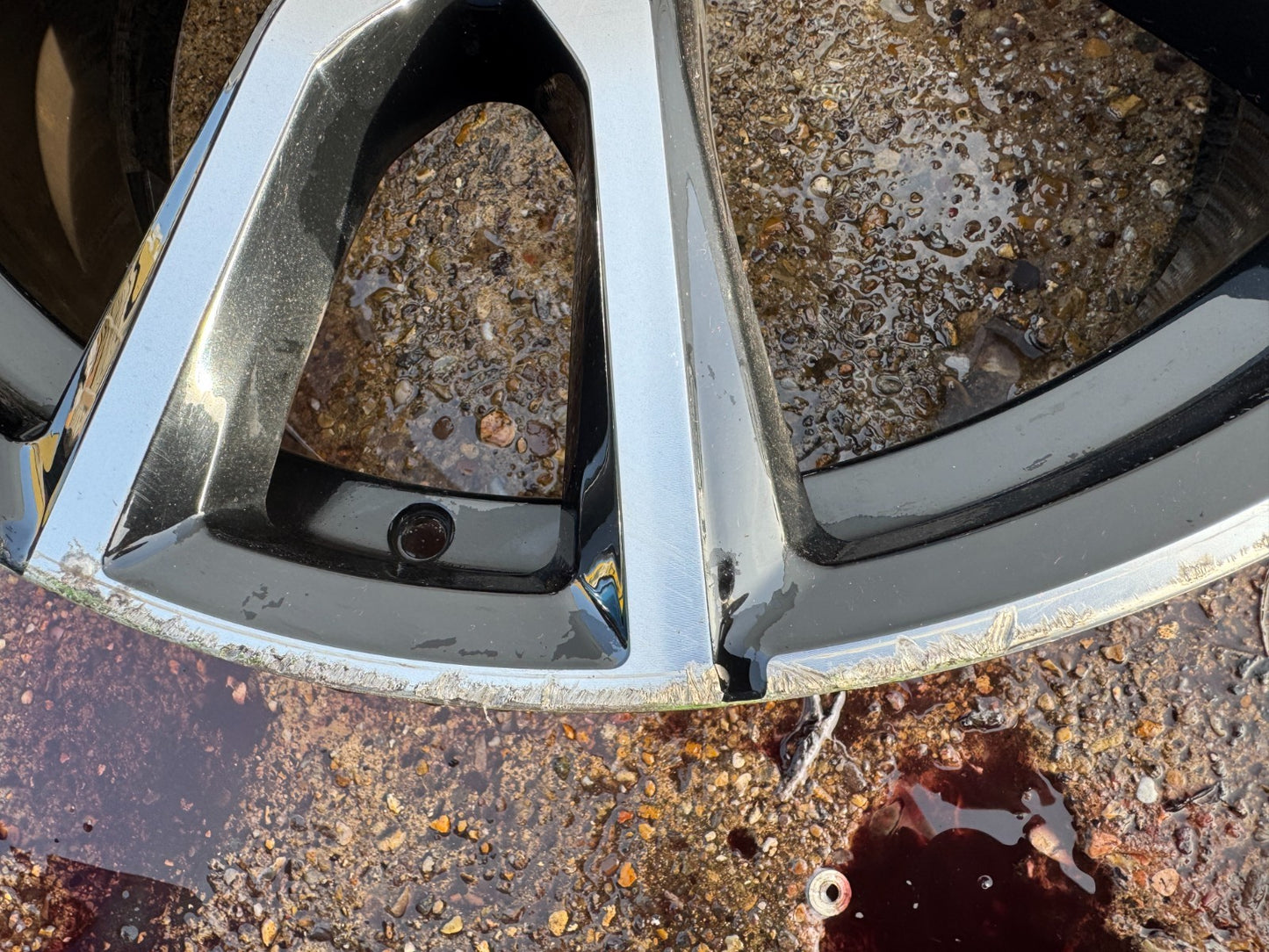 Genuine BMW X7 G07, 22 inch 9.5J alloy wheel 36118074221.  755M, FRONT, BUCKLED