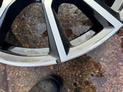 Genuine BMW X7 G07, 22 inch 9.5J alloy wheel 36118074221.  755M, FRONT, BUCKLED