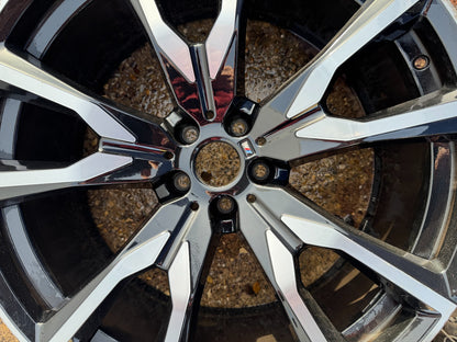 Genuine BMW X7 G07, 22 inch 9.5J alloy wheel 36118074221.  755M, FRONT, BUCKLED