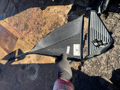 Peugeot 408 front bumper right RH grill 2022 -2025 Genuine 9840750980